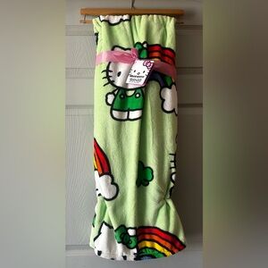 Hello Kitty Dt. Patty’s Day blanket throw NWT
